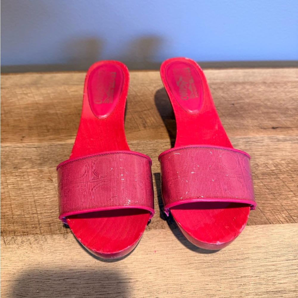 Salvatore Ferragamo Women's Pink Slide Sandals